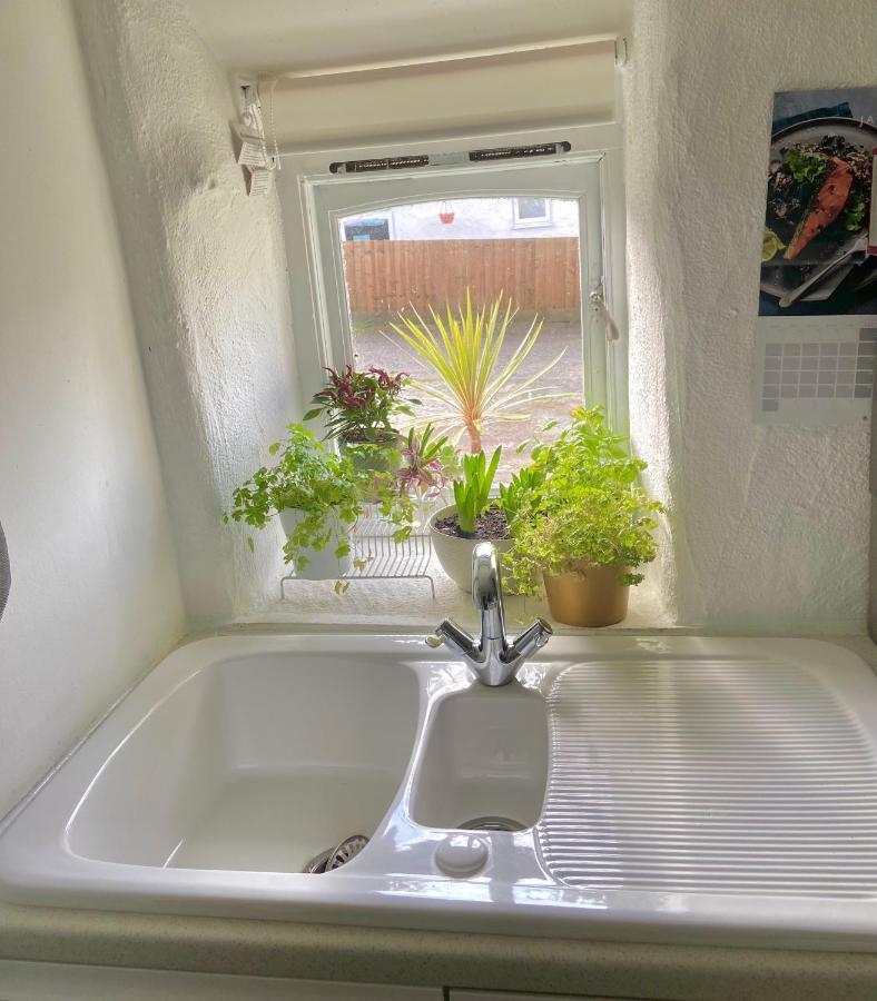 Idyllic Cornish Cottage, Superking Bed, Private Garden Dogs Welcome Труро Екстер'єр фото
